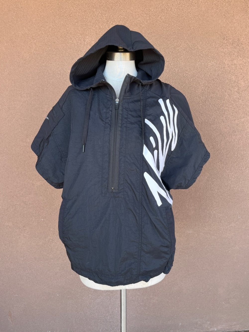 Nike short sleeve 1/2 zip training hoodie